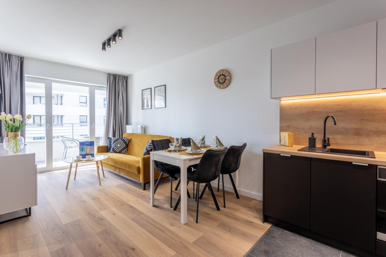 Ambria Sun Towers Apartament *